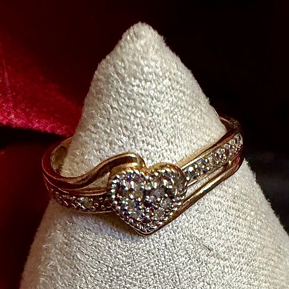 10K Yellow Gold Diamond Heart Ring Size 7 Signed JD - Estate sale diamonds teste